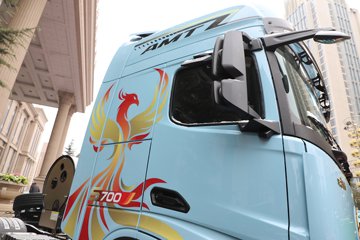 �������ó� �Ӱ�S700 ������ 14.5L LNG 630���� 6X4 ����12�� AMT�Զ��� �߶�˫�� ǣ����ͼƬ