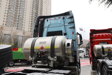 �������ó� �Ӱ�S700 ������ 14.5L LNG 630���� 6X4 ����12�� AMT�Զ��� �߶�˫�� ǣ����ͼƬ