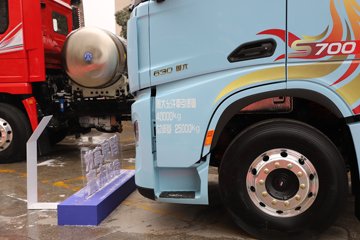 �������ó� �Ӱ�S700 ������ 14.5L LNG 630���� 6X4 ����12�� AMT�Զ��� �߶�˫�� ǣ����ͼƬ