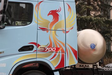 �������ó� �Ӱ�S700 ������ 14.5L LNG 630���� 6X4 ����12�� AMT�Զ��� �߶�˫�� ǣ����ͼƬ