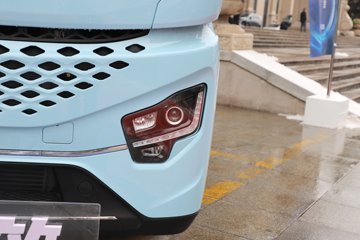 �������ó� �Ӱ�S700 ������ 14.5L LNG 630���� 6X4 ����12�� AMT�Զ��� �߶�˫�� ǣ����ͼƬ