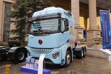 陕汽商用车 延安S700 舒享版 14.5L LNG 630马力 6X4 伊顿12档 AMT自动档 高顶双卧 牵引车