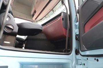 �������ó� �Ӱ�S700 ������ 14.5L LNG 630���� 6X4 ����12�� AMT�Զ��� �߶�˫�� ǣ����ͼƬ