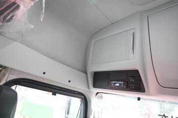 �������ó� �Ӱ�S700 ������ 14.5L LNG 630���� 6X4 ����12�� AMT�Զ��� �߶�˫�� ǣ����ͼƬ
