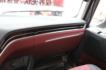 �������ó� �Ӱ�S700 ������ 14.5L LNG 630���� 6X4 ����12�� AMT�Զ��� �߶�˫�� ǣ����ͼƬ