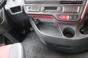 �������ó� �Ӱ�S700 ������ 14.5L LNG 630���� 6X4 ����12�� AMT�Զ��� �߶�˫�� ǣ����ͼƬ