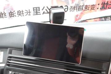 �������ó� �Ӱ�S700 ������ 14.5L LNG 630���� 6X4 ����12�� AMT�Զ��� �߶�˫�� ǣ����ͼƬ