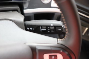 �������ó� �Ӱ�S700 ������ 14.5L LNG 630���� 6X4 ����12�� AMT�Զ��� �߶�˫�� ǣ����ͼƬ