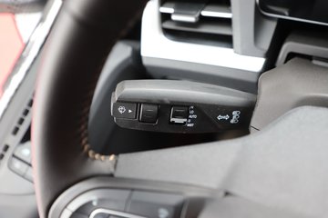 �������ó� �Ӱ�S700 ������ 14.5L LNG 630���� 6X4 ����12�� AMT�Զ��� �߶�˫�� ǣ����ͼƬ