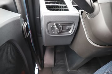 �������ó� �Ӱ�S700 ������ 14.5L LNG 630���� 6X4 ����12�� AMT�Զ��� �߶�˫�� ǣ����ͼƬ