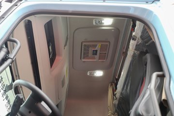 �������ó� �Ӱ�S700 ������ 14.5L LNG 630���� 6X4 ����12�� AMT�Զ��� �߶�˫�� ǣ����ͼƬ