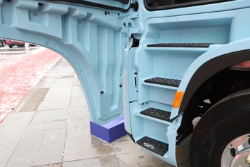 �������ó� �Ӱ�S700 ������ 14.5L LNG 630���� 6X4 ����12�� AMT�Զ��� �߶�˫�� ǣ����ͼƬ