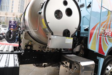 �������ó� �Ӱ�S700 ������ 14.5L LNG 630���� 6X4 ����12�� AMT�Զ��� �߶�˫�� ǣ����ͼƬ