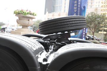 �������ó� �Ӱ�S700 ������ 14.5L LNG 630���� 6X4 ����12�� AMT�Զ��� �߶�˫�� ǣ����ͼƬ