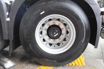 �������ó� �Ӱ�S700 ������ 14.5L LNG 630���� 6X4 ����12�� AMT�Զ��� �߶�˫�� ǣ����ͼƬ