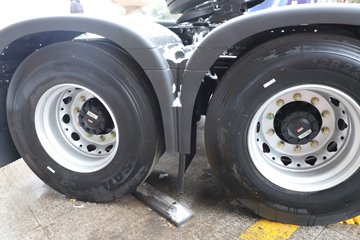 �������ó� �Ӱ�S700 ������ 14.5L LNG 630���� 6X4 ����12�� AMT�Զ��� �߶�˫�� ǣ����ͼƬ