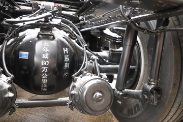�������ó� �Ӱ�S700 ������ 14.5L LNG 630���� 6X4 ����12�� AMT�Զ��� �߶�˫�� ǣ����ͼƬ