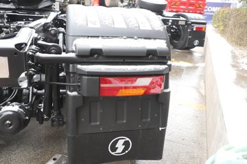 �������ó� �Ӱ�S700 ������ 14.5L LNG 630���� 6X4 ����12�� AMT�Զ��� �߶�˫�� ǣ����ͼƬ