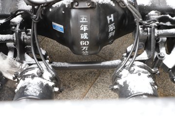 �������ó� �Ӱ�S700 ������ 14.5L LNG 630���� 6X4 ����12�� AMT�Զ��� �߶�˫�� ǣ����ͼƬ