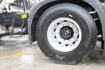 �������ó� �Ӱ�S700 ������ 14.5L LNG 630���� 6X4 ����12�� AMT�Զ��� �߶�˫�� ǣ����ͼƬ