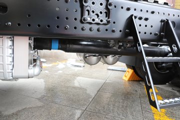 �������ó� �Ӱ�S700 ������ 14.5L LNG 630���� 6X4 ����12�� AMT�Զ��� �߶�˫�� ǣ����ͼƬ