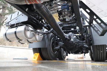 �������ó� �Ӱ�S700 ������ 14.5L LNG 630���� 6X4 ����12�� AMT�Զ��� �߶�˫�� ǣ����ͼƬ