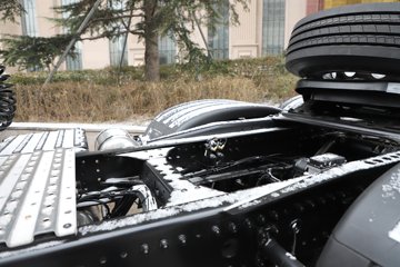 �������ó� �Ӱ�S700 ������ 14.5L LNG 630���� 6X4 ����12�� AMT�Զ��� �߶�˫�� ǣ����ͼƬ