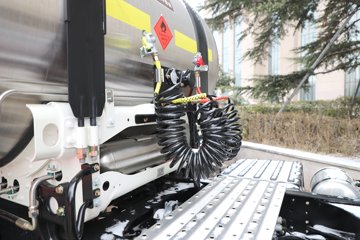 �������ó� �Ӱ�S700 ������ 14.5L LNG 630���� 6X4 ����12�� AMT�Զ��� �߶�˫�� ǣ����ͼƬ