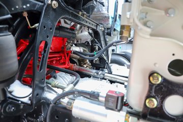 �������ó� �Ӱ�S700 ������ 14.5L LNG 630���� 6X4 ����12�� AMT�Զ��� �߶�˫�� ǣ����ͼƬ