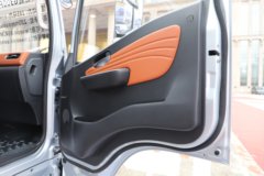 陕汽商用车 德龙G300 Pro 2.5L柴油 185马力 法士特10档 气刹 4.18米单排栏板轻卡 陕汽商用车 德龙G300 Pro 2.5L柴油 185马力 法士特10档 气刹 4.18米单排栏板轻卡