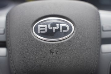 ���ǵ�T4 �Ƹ��� 3.815�׵��Ŵ��綯��դʽ�Ῠ ����62.3kWhͼƬ