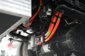 ���ǵ�T4 �Ƹ��� 3.815�׵��Ŵ��綯��դʽ�Ῠ ����62.3kWhͼƬ