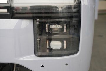 ���ǵ�T4 �Ƽ��� Һѹβ�� 3.7�׵��Ŵ��綯��ʽ�Ῠ ����62.36kWhͼƬ