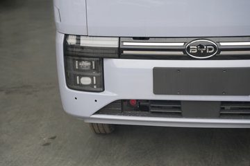 ���ǵ�T4 �Ƽ��� Һѹβ�� 3.7�׵��Ŵ��綯��ʽ�Ῠ ����62.36kWhͼƬ