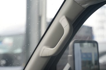 ���ǵ�T4 �Ƽ��� Һѹβ�� 3.7�׵��Ŵ��綯��ʽ�Ῠ ����62.36kWhͼƬ