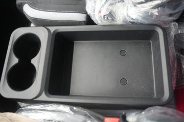 ���ǵ�T4 �Ƽ��� Һѹβ�� 3.7�׵��Ŵ��綯��ʽ�Ῠ ����62.36kWhͼƬ