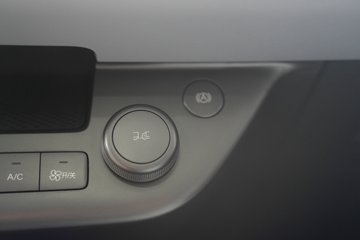 ���ǵ�T4 �Ƽ��� Һѹβ�� 3.7�׵��Ŵ��綯��ʽ�Ῠ ����62.36kWhͼƬ