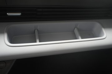 ���ǵ�T4 �Ƽ��� Һѹβ�� 3.7�׵��Ŵ��綯��ʽ�Ῠ ����62.36kWhͼƬ