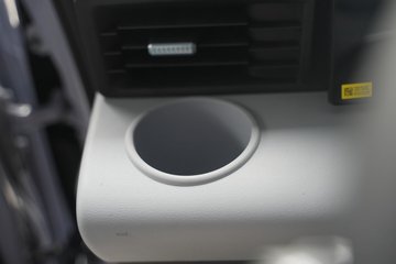 ���ǵ�T4 �Ƽ��� Һѹβ�� 3.7�׵��Ŵ��綯��ʽ�Ῠ ����62.36kWhͼƬ