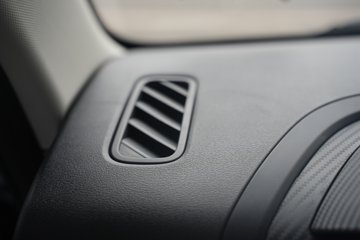 ���ǵ�T4 �Ƽ��� Һѹβ�� 3.7�׵��Ŵ��綯��ʽ�Ῠ ����62.36kWhͼƬ