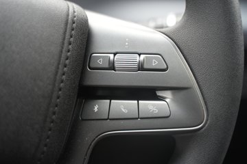 ���ǵ�T4 �Ƽ��� Һѹβ�� 3.7�׵��Ŵ��綯��ʽ�Ῠ ����62.36kWhͼƬ