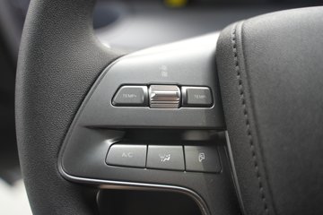 ���ǵ�T4 �Ƽ��� Һѹβ�� 3.7�׵��Ŵ��綯��ʽ�Ῠ ����62.36kWhͼƬ