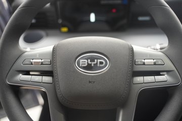 ���ǵ�T4 �Ƽ��� Һѹβ�� 3.7�׵��Ŵ��綯��ʽ�Ῠ ����62.36kWhͼƬ