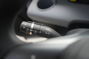 ���ǵ�T4 �Ƽ��� Һѹβ�� 3.7�׵��Ŵ��綯��ʽ�Ῠ ����62.36kWhͼƬ