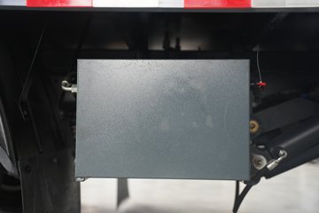 ���ǵ�T4 �Ƽ��� Һѹβ�� 3.7�׵��Ŵ��綯��ʽ�Ῠ ����62.36kWhͼƬ