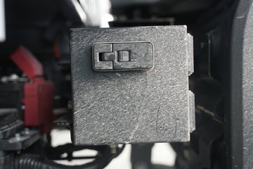 ���ǵ�T4 �Ƽ��� Һѹβ�� 3.7�׵��Ŵ��綯��ʽ�Ῠ ����62.36kWhͼƬ