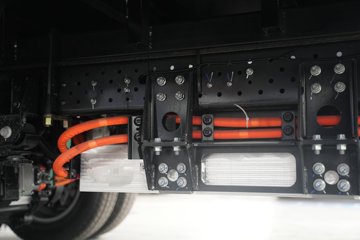 ���ǵ�T4 �Ƽ��� Һѹβ�� 3.7�׵��Ŵ��綯��ʽ�Ῠ ����62.36kWhͼƬ