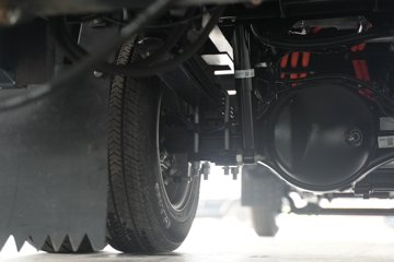 ���ǵ�T4 �Ƽ��� Һѹβ�� 3.7�׵��Ŵ��綯��ʽ�Ῠ ����62.36kWhͼƬ