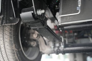 ���ǵ�T4 �Ƽ��� Һѹβ�� 3.7�׵��Ŵ��綯��ʽ�Ῠ ����62.36kWhͼƬ