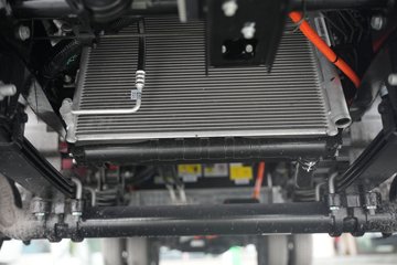 ���ǵ�T4 �Ƽ��� Һѹβ�� 3.7�׵��Ŵ��綯��ʽ�Ῠ ����62.36kWhͼƬ